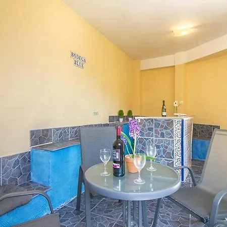 Bodega Blue 8/9 Apartment *